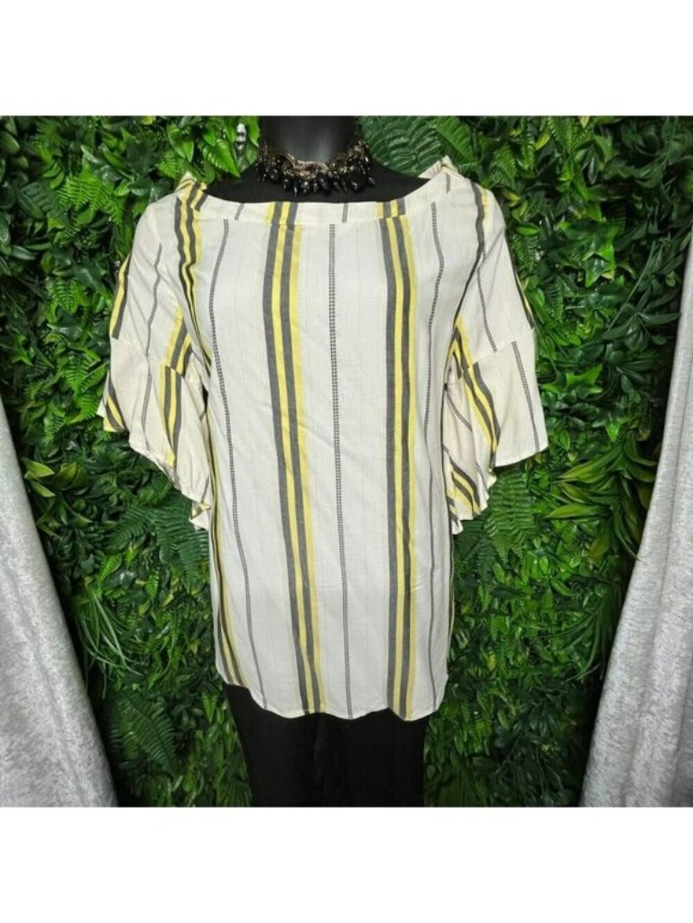 Women Tops‎ 2X Beige Blouse Striped Print Ruffle Sleeve Verxy 1507